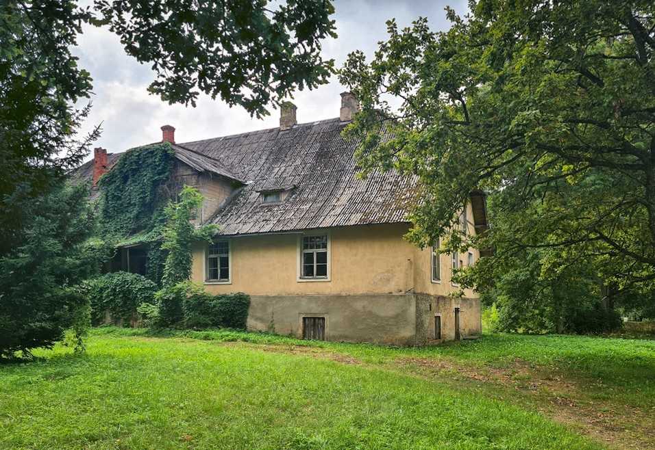 Immagini Bilskas muiža - Small manor in Latvia
