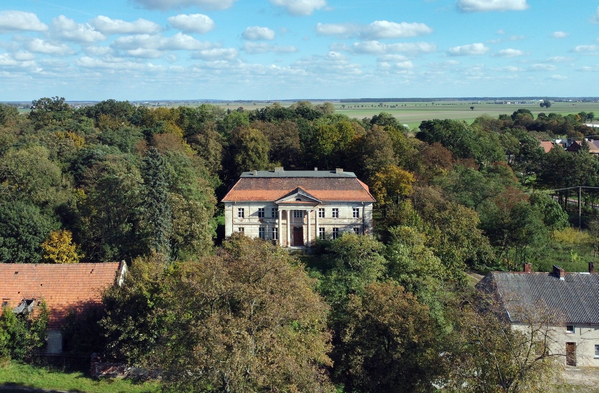 Immagini Neoklassizistisches Gutshaus in Granówko, Großpolen