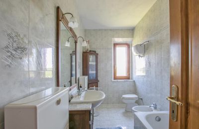 Casale in vendita Asciano, Toscana, RIF 2982 Badezimmer 1