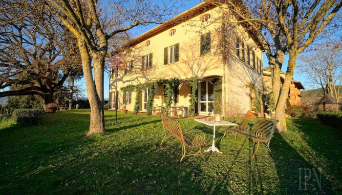 Villa storica in vendita Città di Castello, Umbria,  Italia