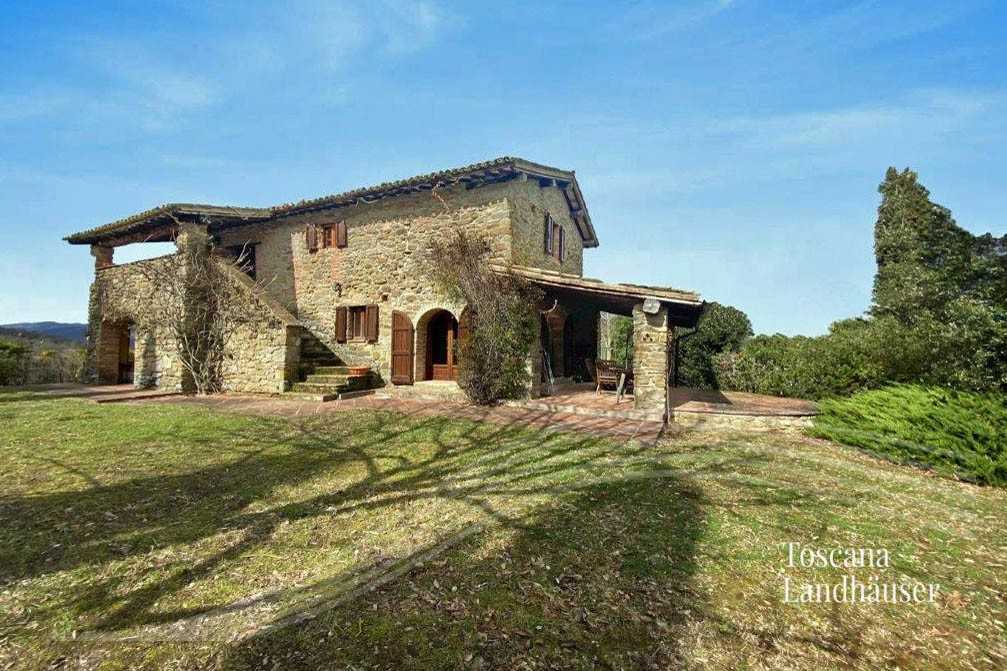 Immagini Casale in posizione panoramica a Perugia