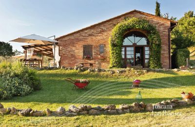 Casa di campagna in vendita Chianciano Terme, Toscana, RIF 3061 Blick auf Rustico