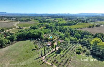 Casa di campagna in vendita Chianciano Terme, Toscana, RIF 3061 Blick auf Anwesen