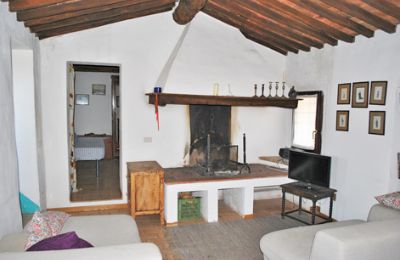 Casale in vendita Siena, Toscana, RIF 3071 Wohnraum mit Kamin