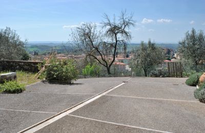 Casale in vendita Siena, Toscana, RIF 3071 Innenhof mit Ausblick