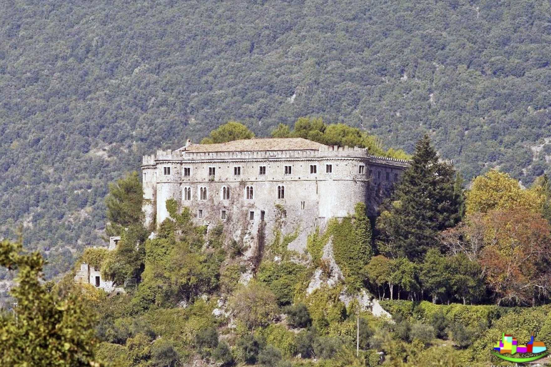 Immagini Castello medievale in vendita in Abruzzo