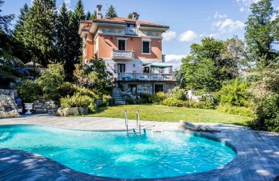 Immobili di carattere, La Tua Dimora di Lusso Privata: Villa sulle Colline di Stresa