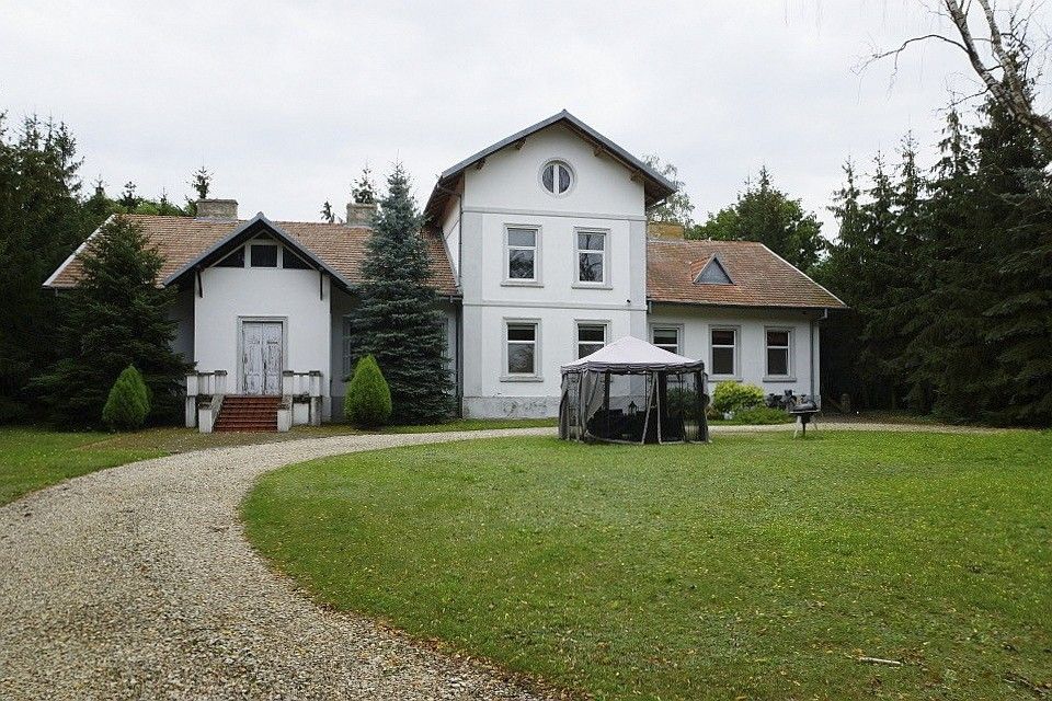 Immagini Piccola villa in campagna nel sud della Polonia, vicino a Kazimierz Dolny