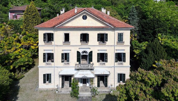 Villa storica in vendita 28824 Oggebbio, Piemonte,  Italia