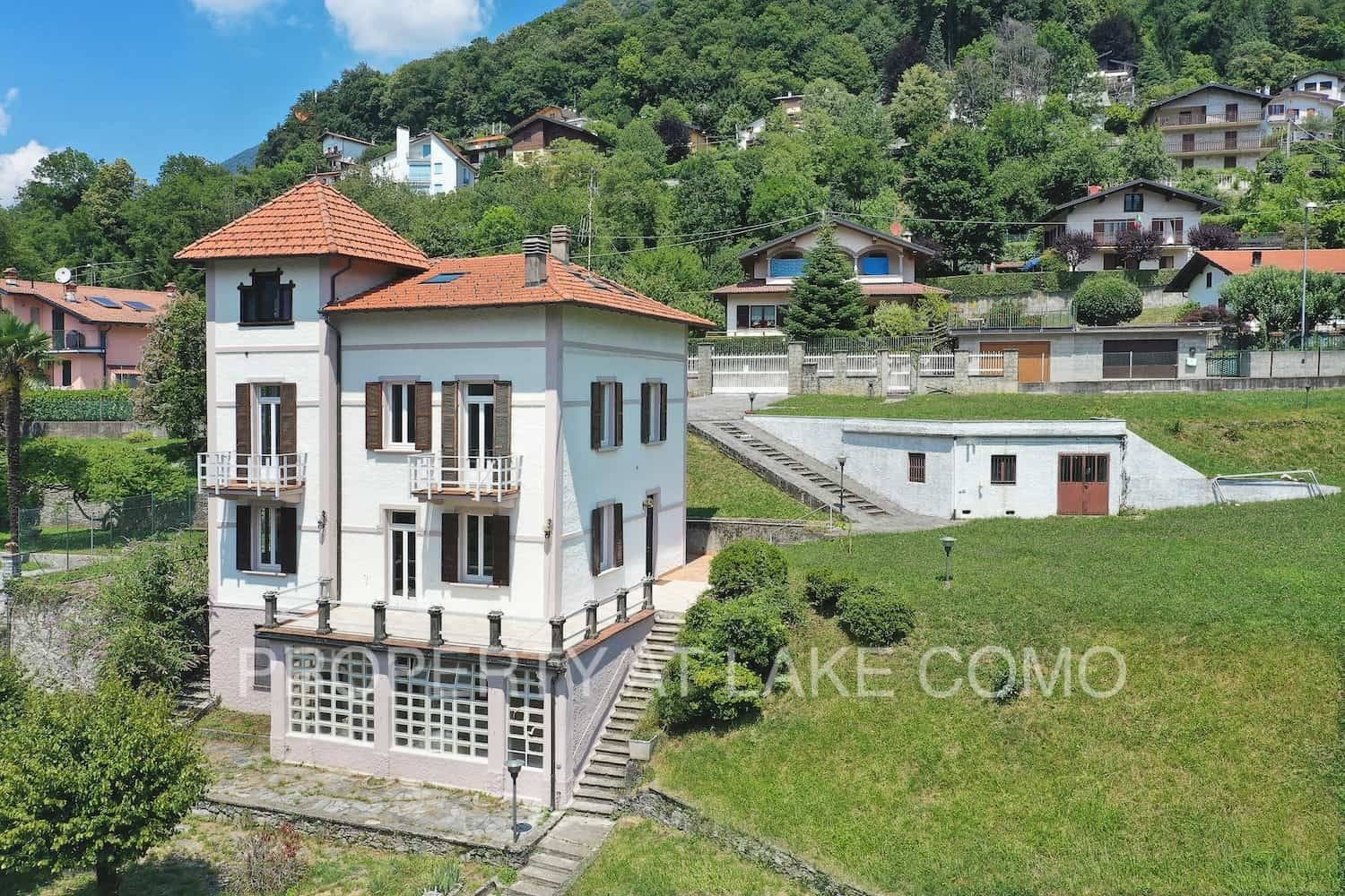 Immagini Villa liberty con vista panoramica, vicino ad Argegno