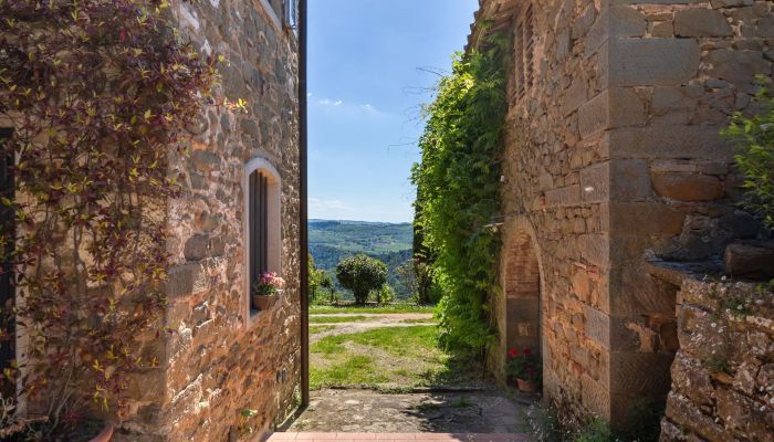 Casale in vendita Lamole, Toscana,  Italia