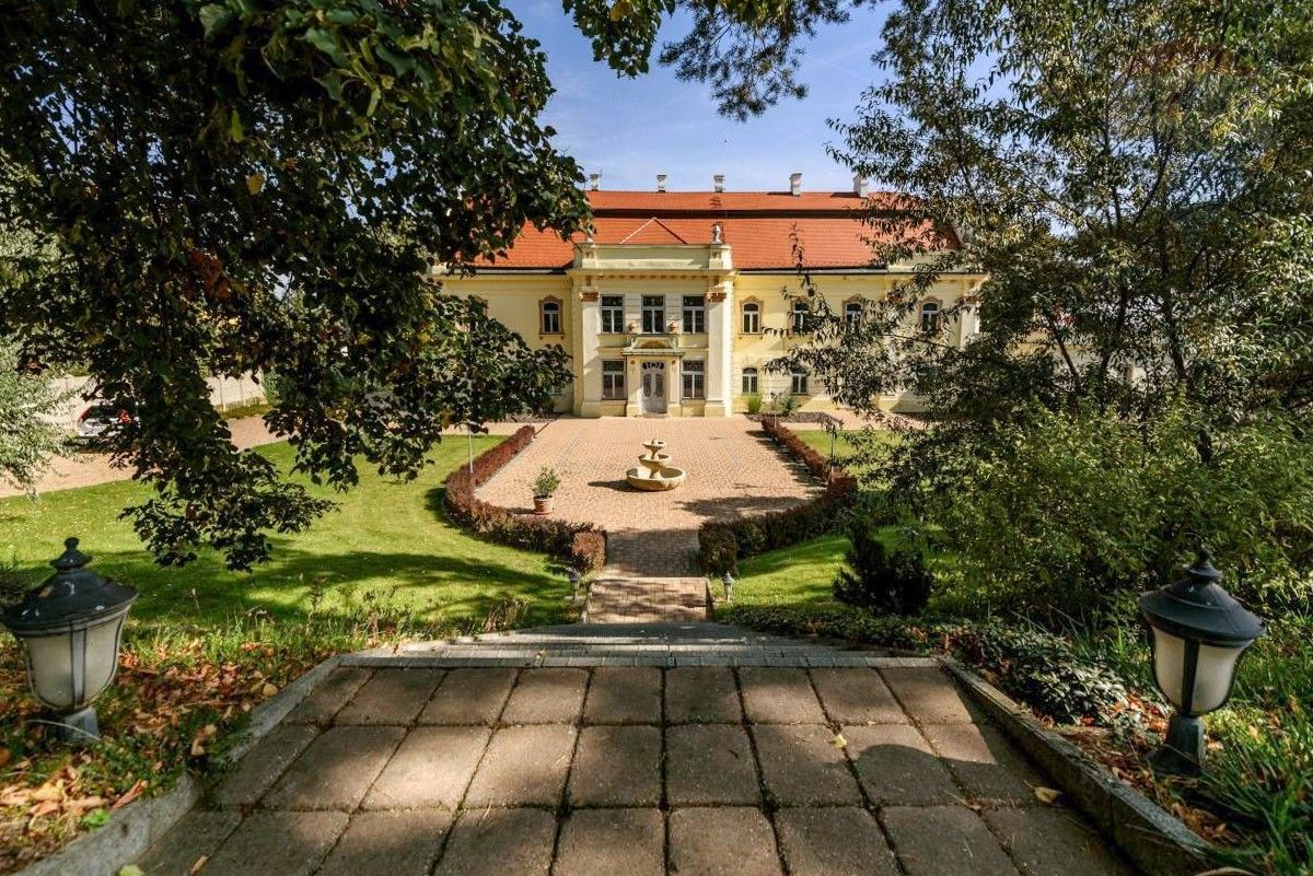 Immagini Villa padronale con parco nella Slovacchia occidentale