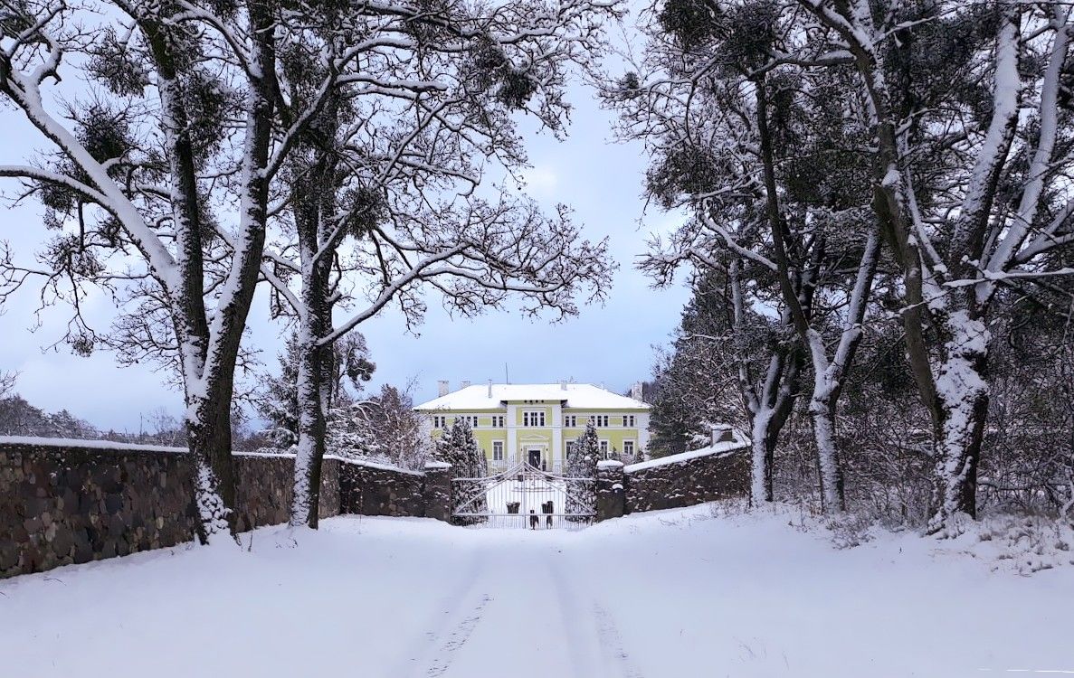 Immagini Villa padronale sul lago nella Masuria, vicino a Olsztyn