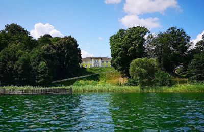 Immobili di carattere, Villa padronale sul lago nella Masuria, vicino a Olsztyn