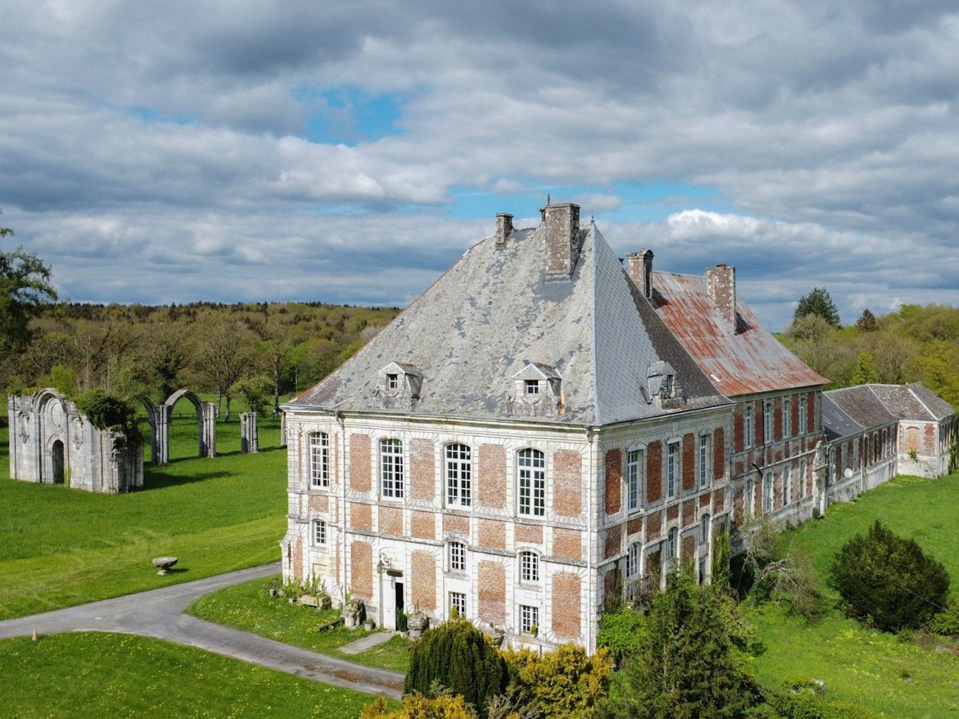 Immagini Antico monastero nelle Ardenne, regione Francia-Belgio