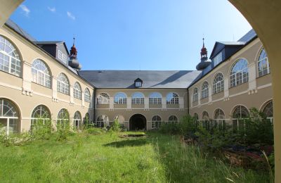 Palazzo in vendita Olomoucký kraj, Cortile