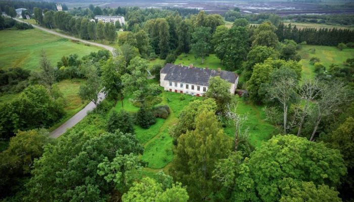 Villa padronale in vendita Ozoli (Ozolmuiža), Curlandia,  Lettonia