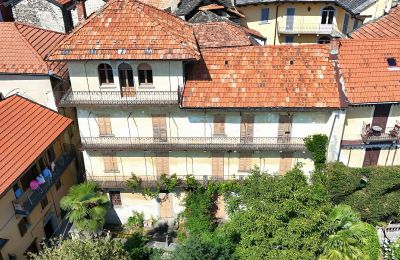 Immobili di carattere, Villa d'epoca con vista lago e giardino da ristrutturare