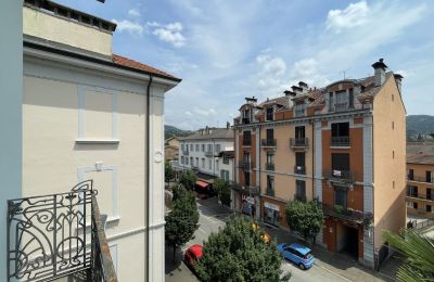 Appartamento in edificio storico in vendita Luino, Lombardia, Vista