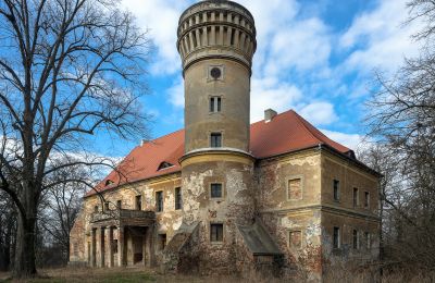 Immobili di carattere, Castello in Polonia - concetto di hotel con piano di progetto