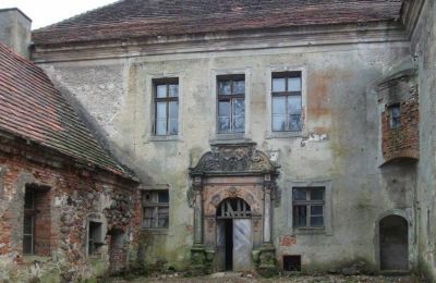 Palazzo in vendita Osetno, Pałac w Osetnie, Bassa Slesia, Cortile