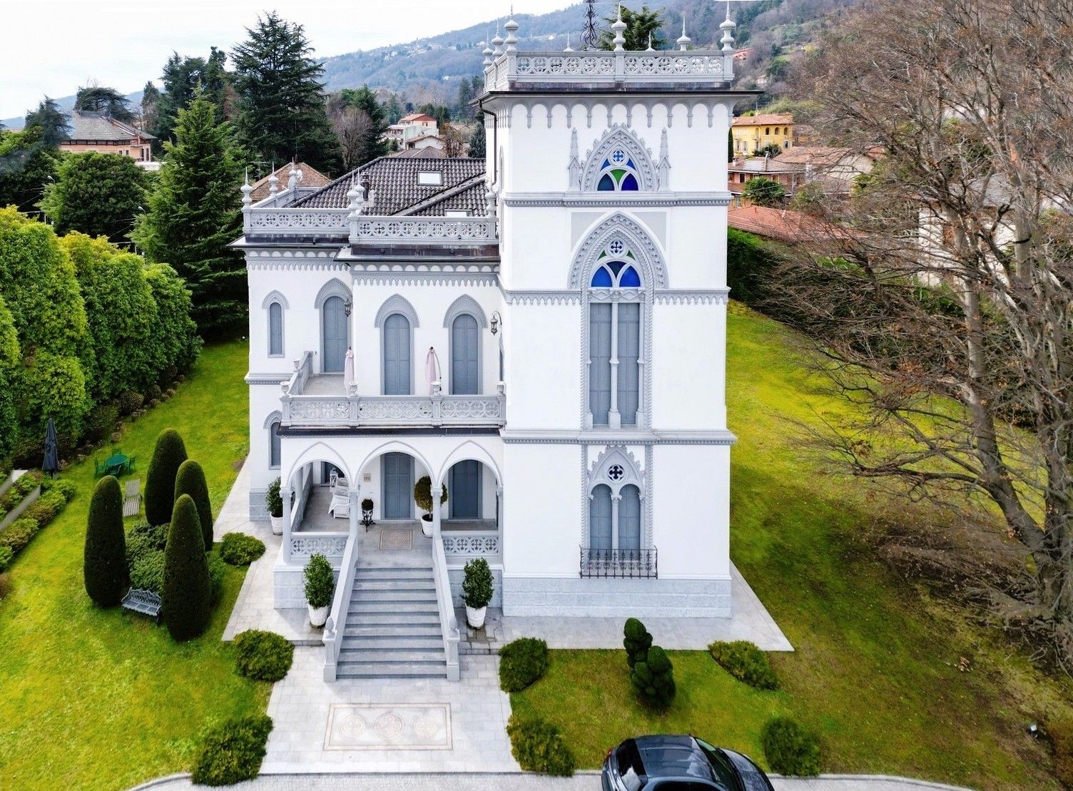 Immagini Esclusiva residenza Belle Epoque sul Lago Maggiore