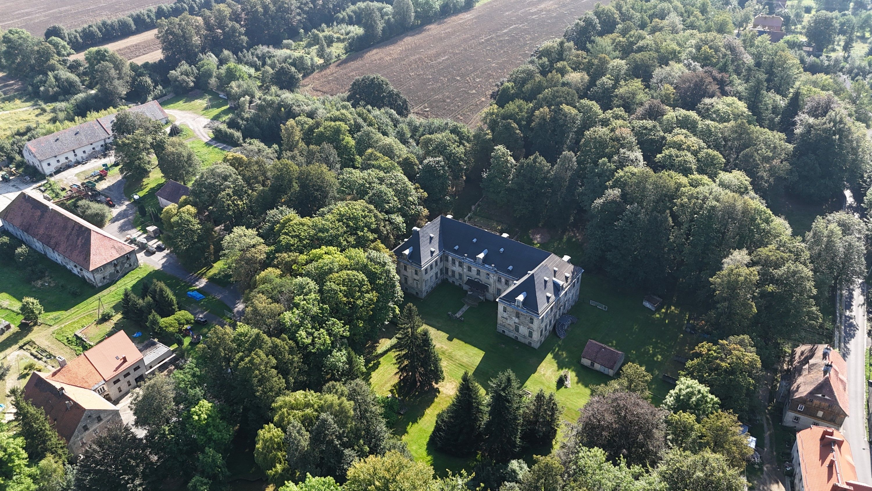 Immagini Castello di Meffersdorf in Bassa Slesia - Pałac w Pobiednej, Polonia