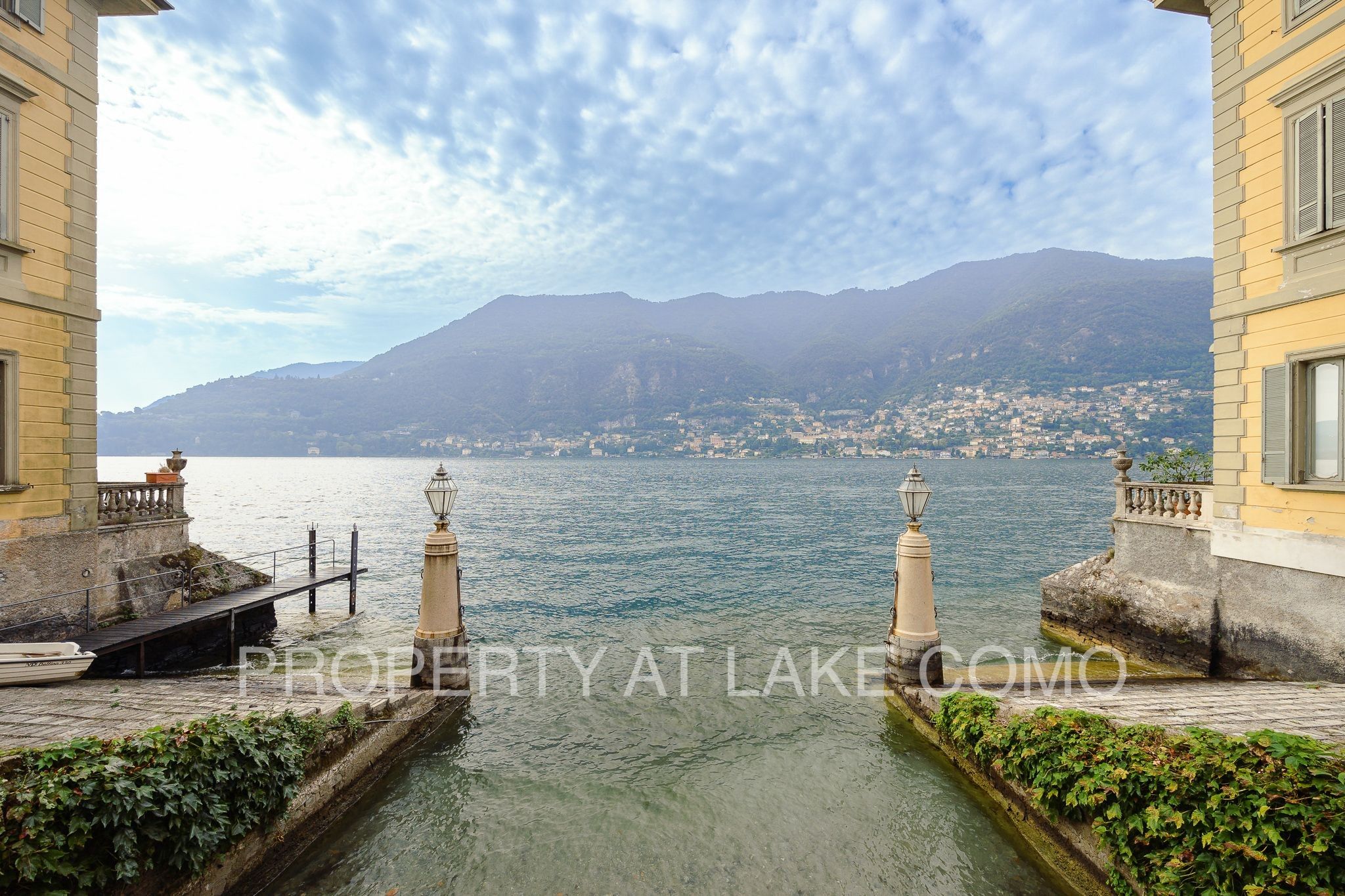 Immagini Appartamento di lusso sul lago di Como nella Villa Taverna, Torno