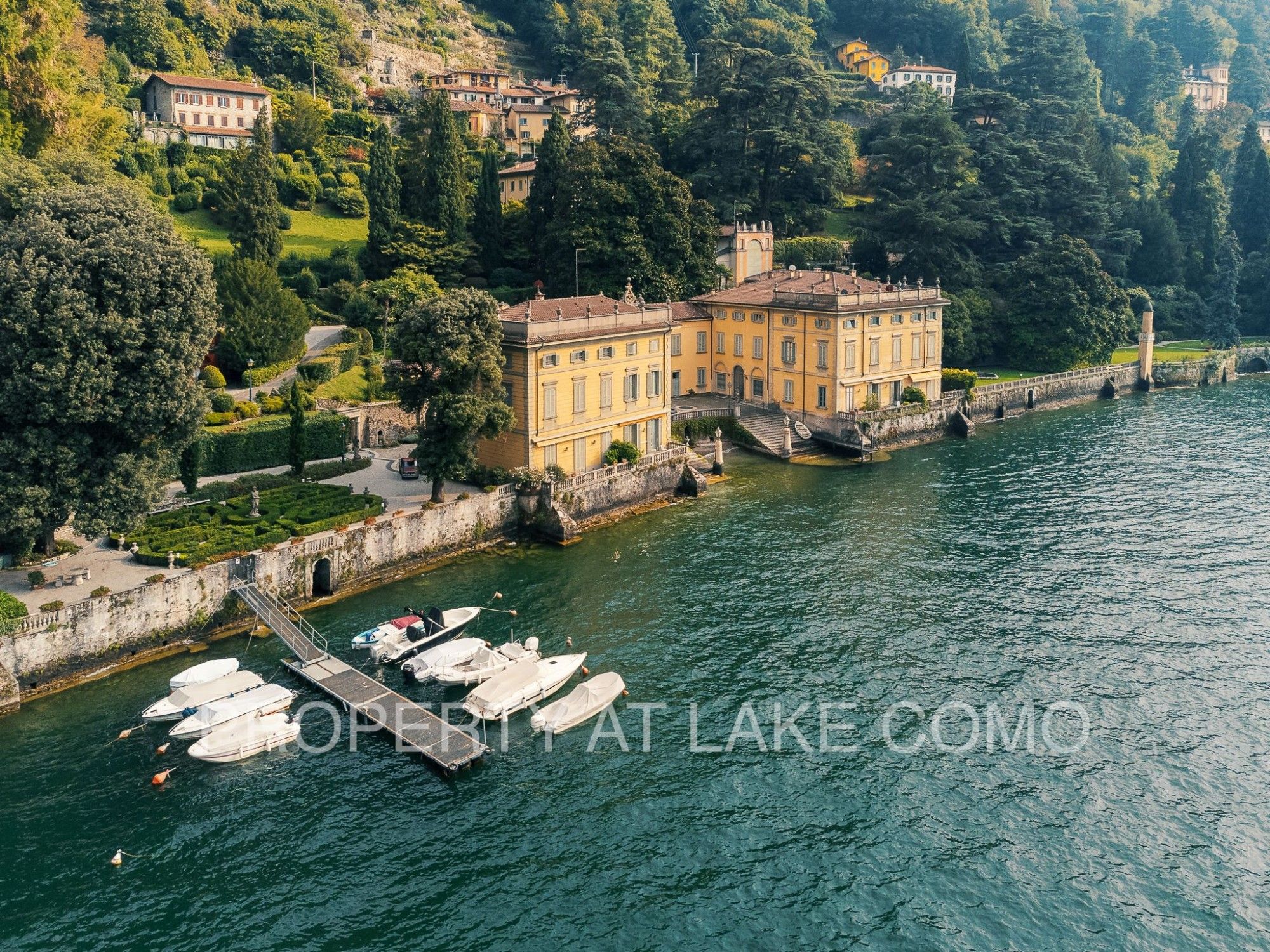 Immagini Appartamento di lusso sul lago di Como nella Villa Taverna, Torno