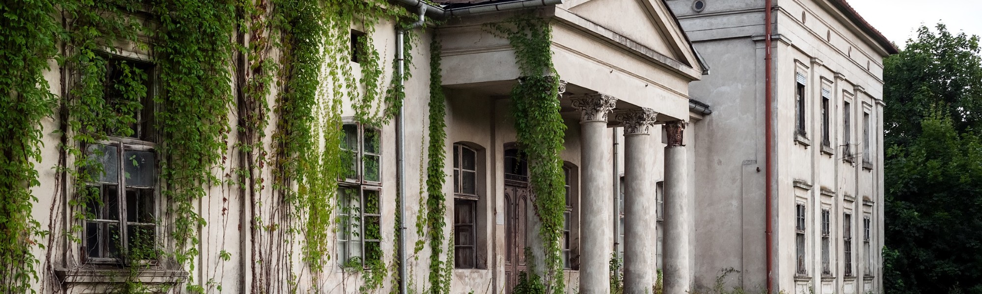 Immagini Charmantes renovierungsbedürftiges kleines Schloss in Großpolen zu verkaufen