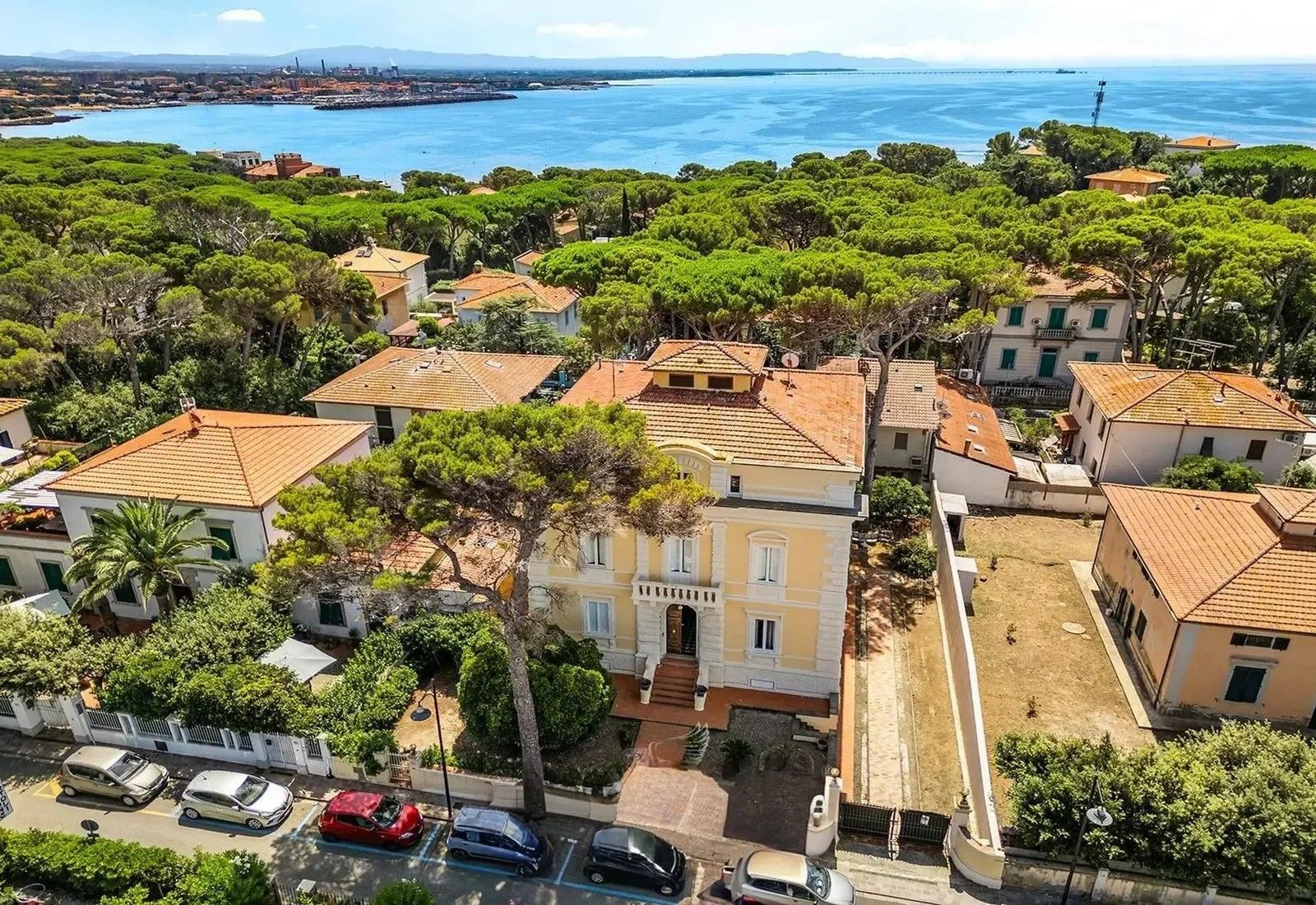 Immagini Villa con vista mare a Castiglioncello