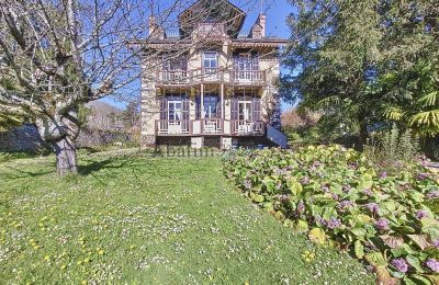 Villa storica in vendita Bagnères-de-Bigorre, Occitania, Vista posteriore