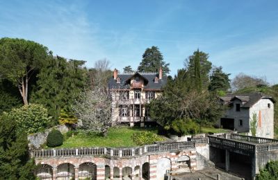 Villa storica in vendita Bagnères-de-Bigorre, Occitania, Vista esterna