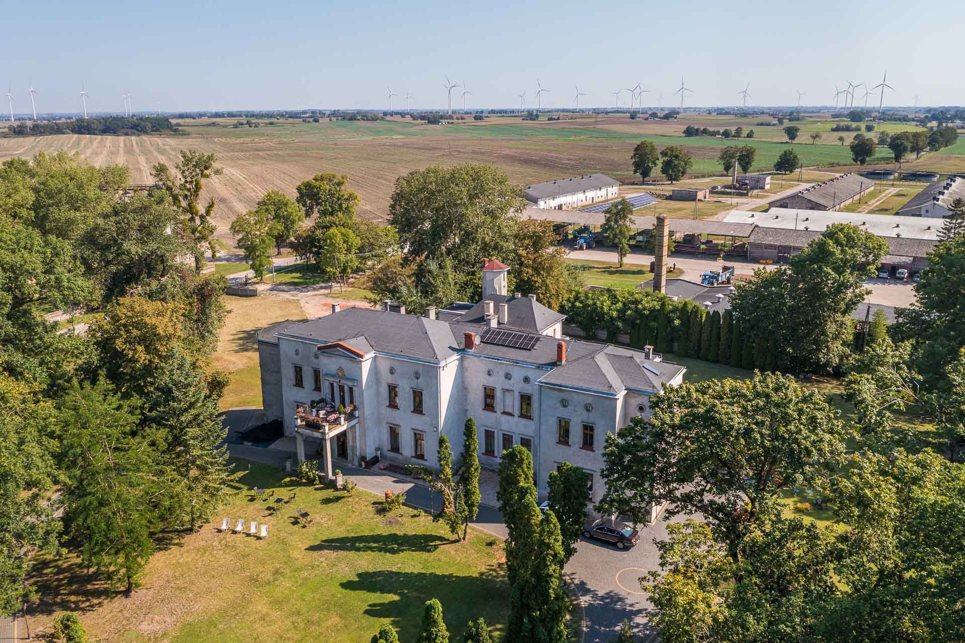 Immagini Casa padronale con hotel e ristorante, 6 ettari di parco