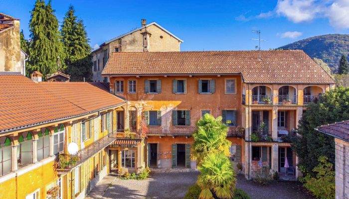 Villa storica in vendita Miasino, Piemonte,  Italia