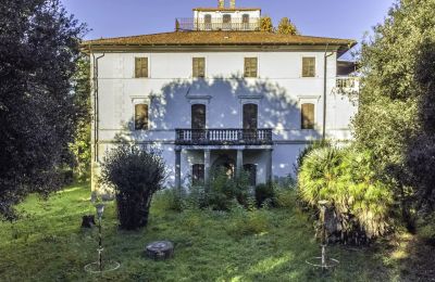 Villa storica in vendita Pontedera, Toscana, Giardino