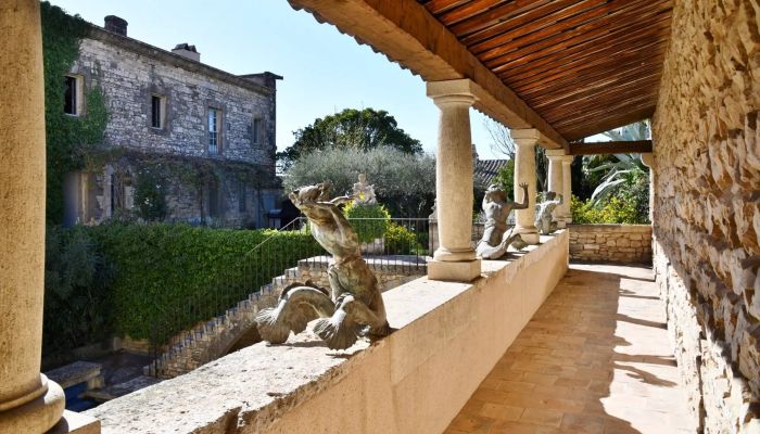 Castello in vendita Uzès, Occitania,  Francia