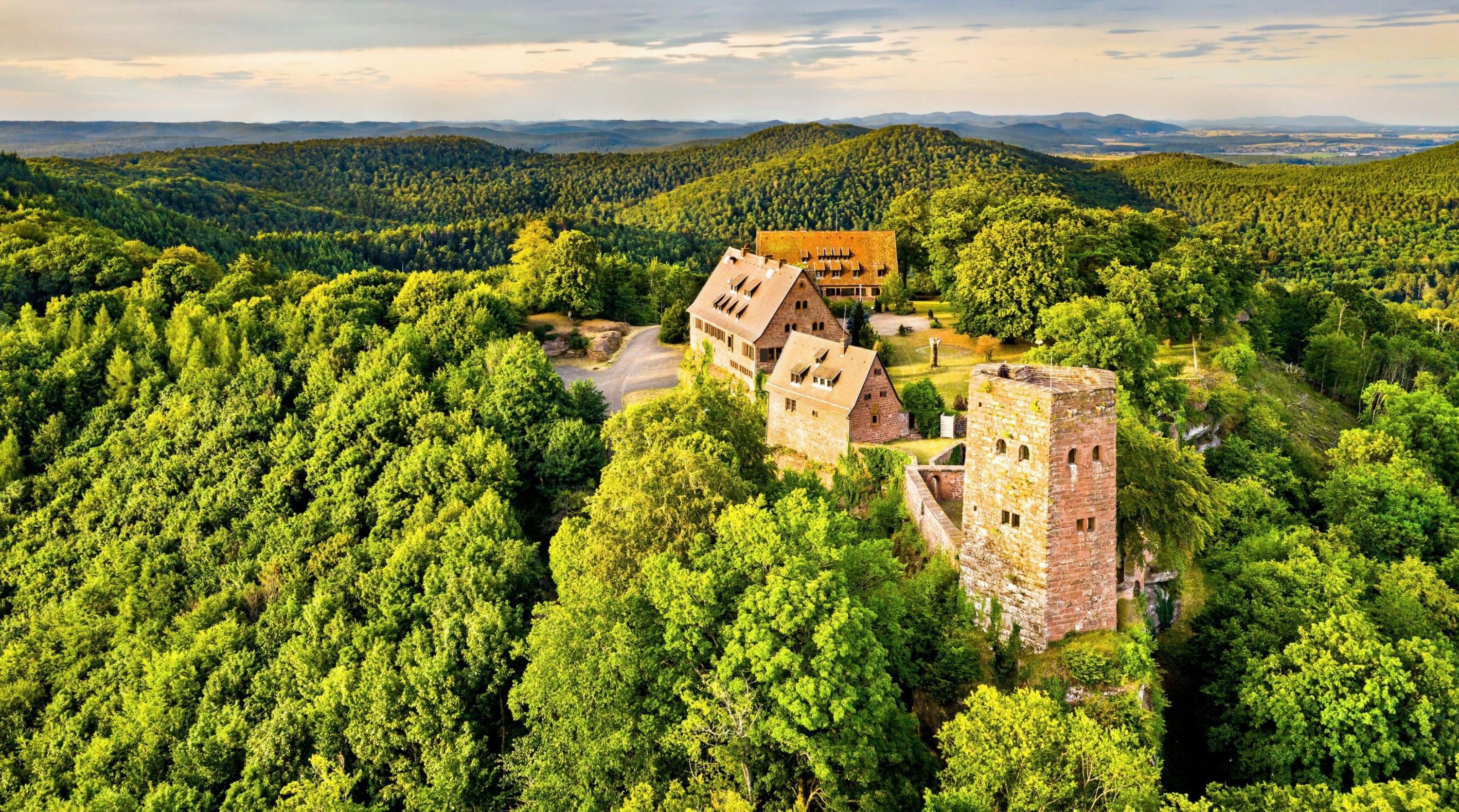 Immagini Castello di Hunebourg in Alsazia