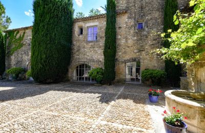 Villa padronale in vendita Uzès, Occitania, Cortile