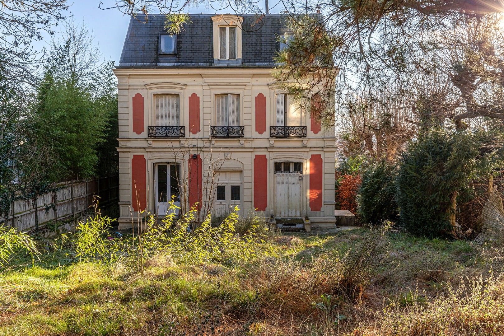 Immagini Bella villa nel sobborgo parigino di Sèvres