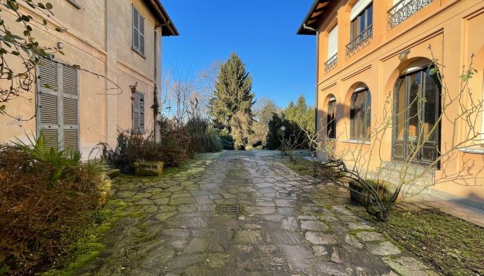 Villa storica in vendita Castelletto Sopra Ticino, Piemonte,  Italia