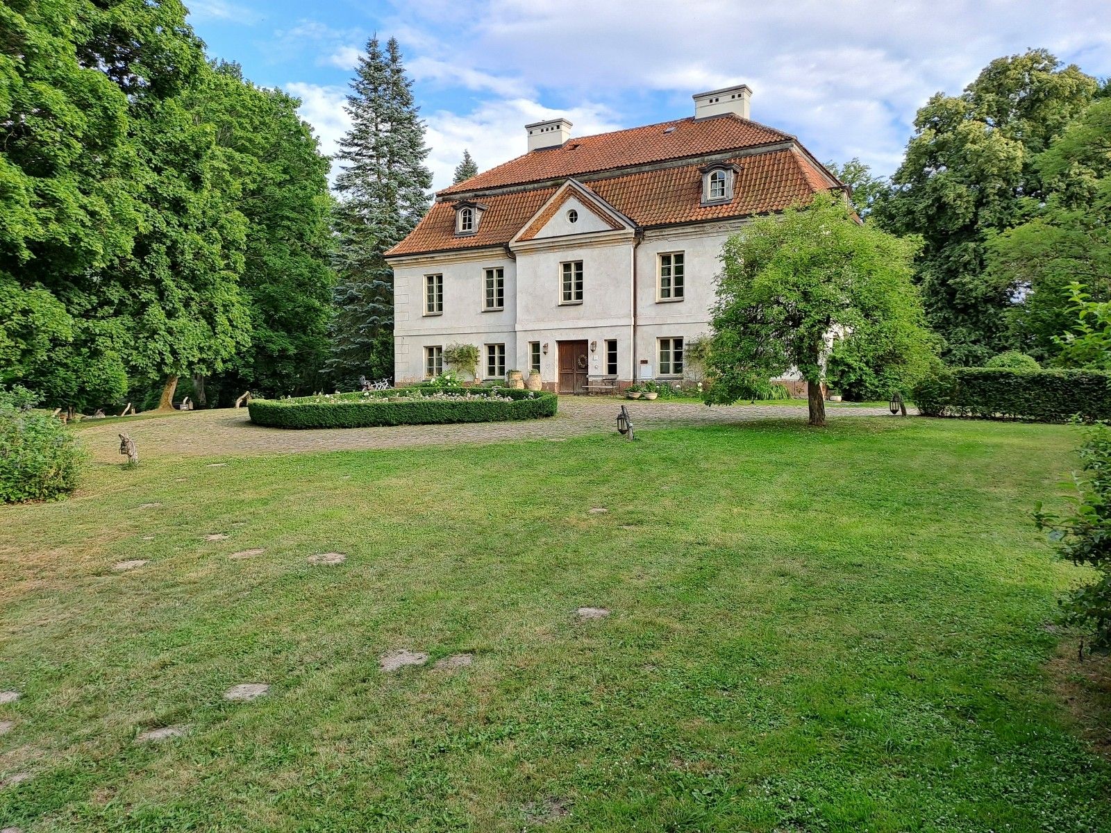 Immagini Casa padronale in un ambiente naturale da sogno