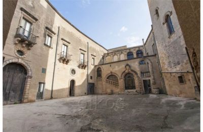 Palazzo in vendita Parabita, Puglia, Foto 6/37