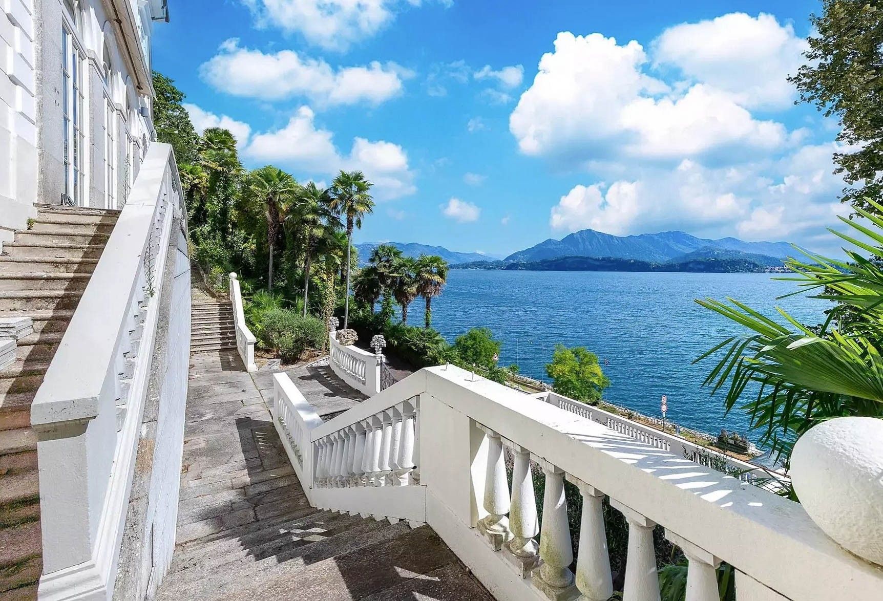 Immagini Villa/hotel di rappresentanza sulle sponde piemontesi del Lago Maggiore