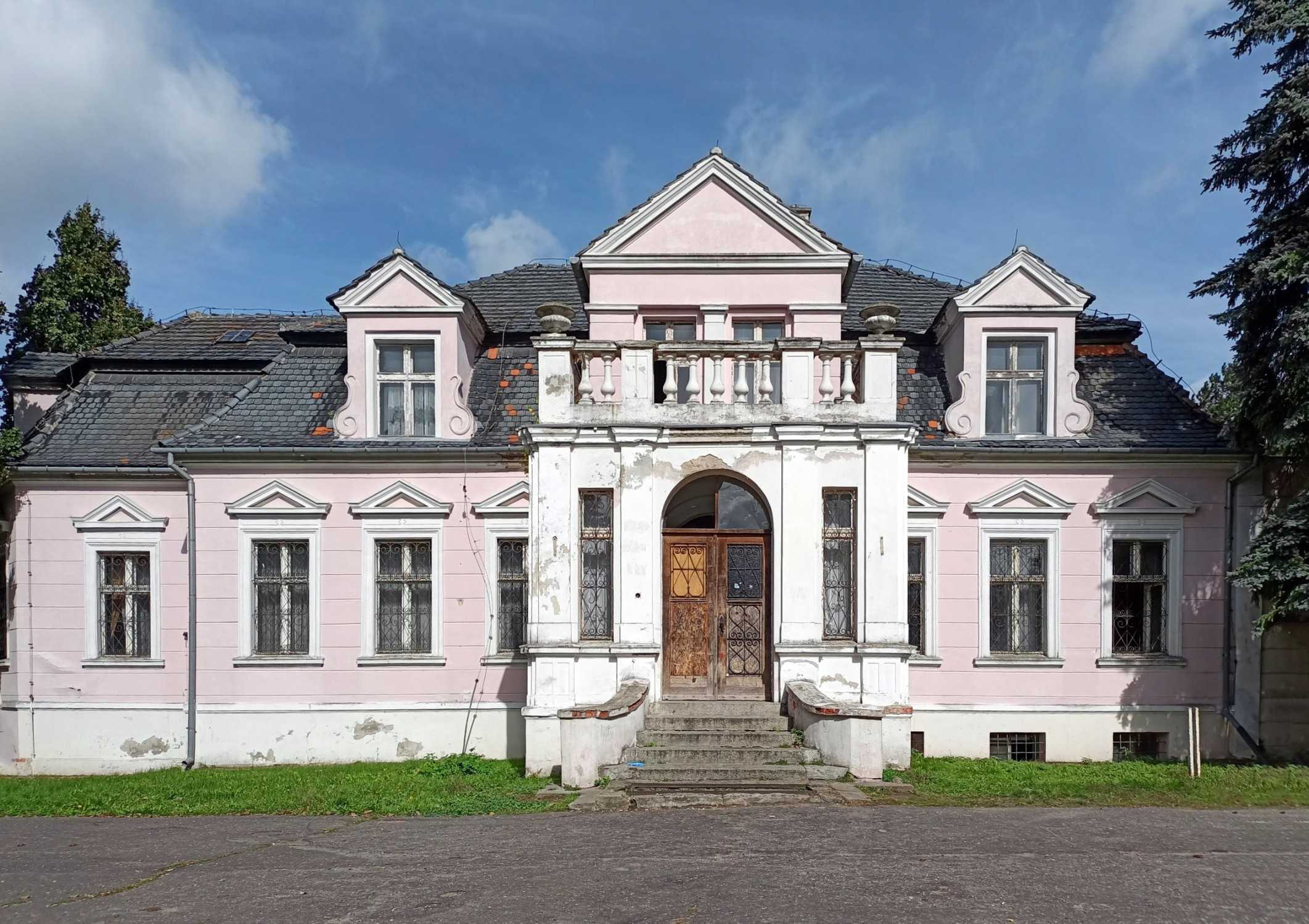 Immagini Piccola casa padronale a sud di Poznan