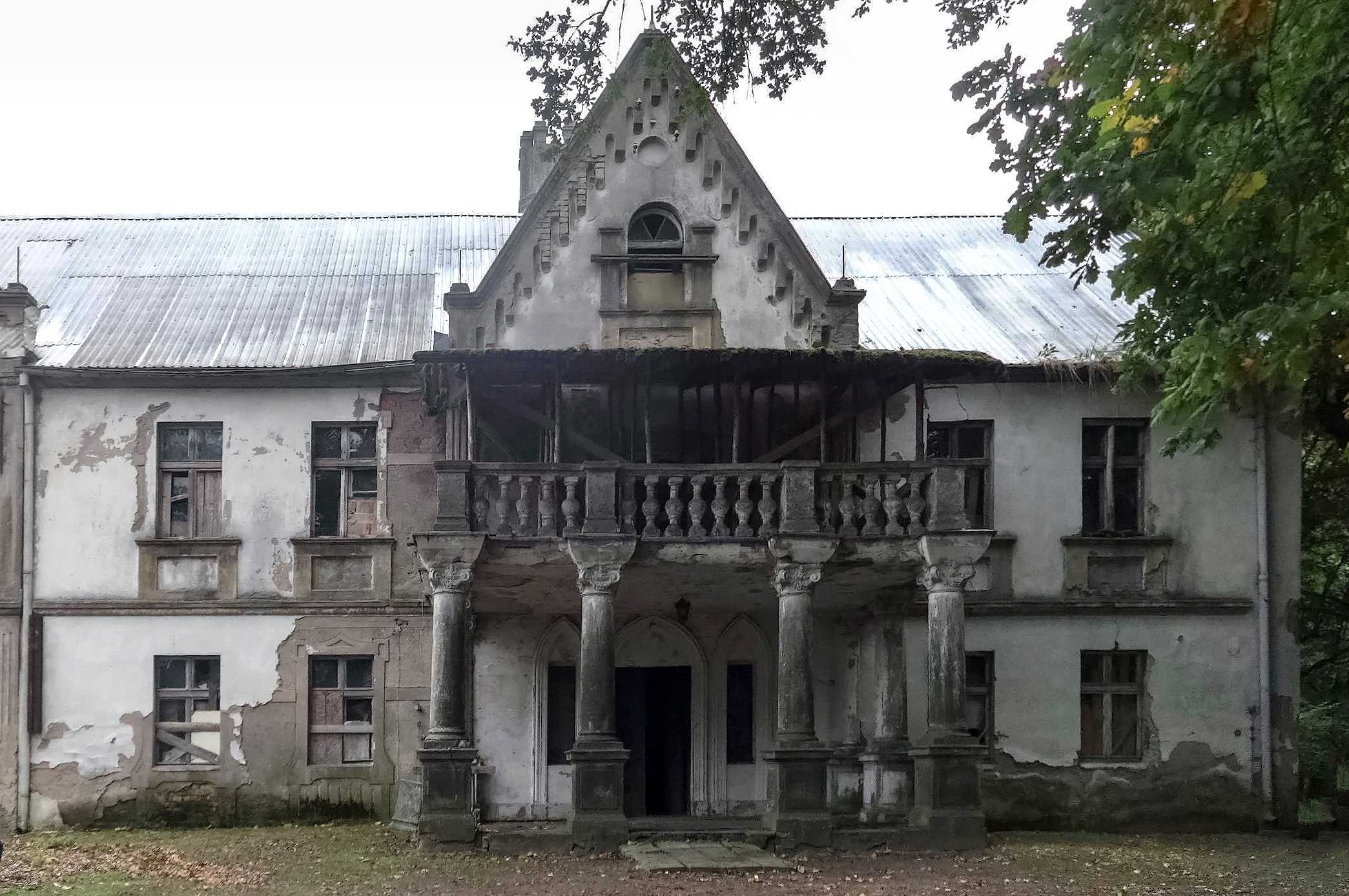 Immagini Villa abbandonata in vendita a Łęg, Polonia centrale