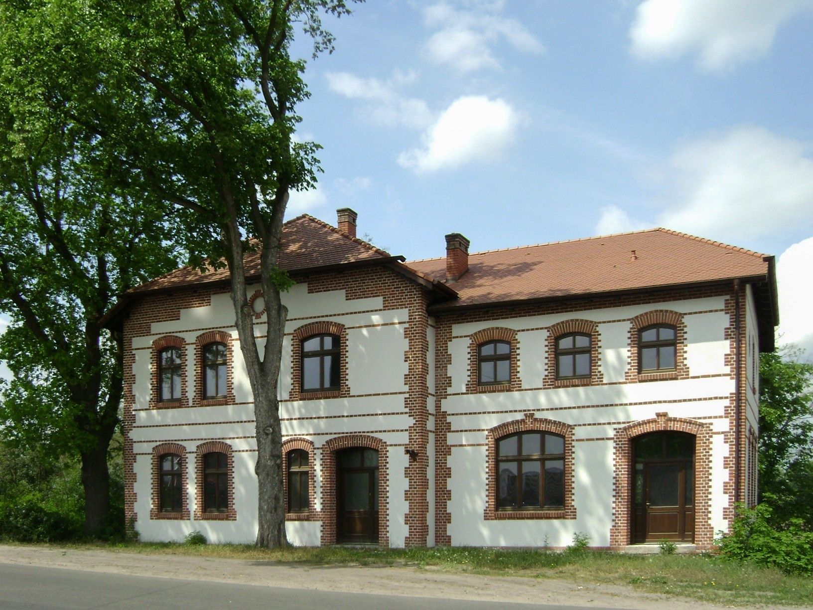 Immagini Albergo storico vicino a Pleszew