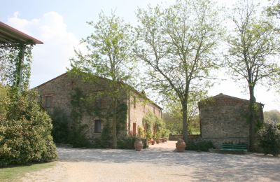 Casa di campagna in vendita Arezzo, Toscana, RIF2262-lang4#RIF 2262 Haupthaus und Nebengebäude über Hof verbunden