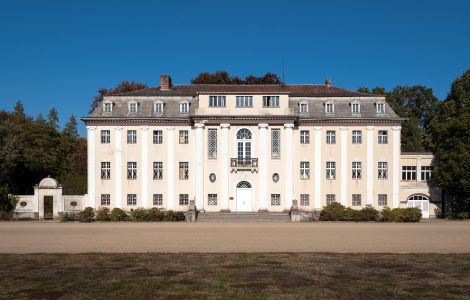 /pp/cc_by/thumb-de-sachsen-anhalt-tangerhuette-neues-schloss.jpg