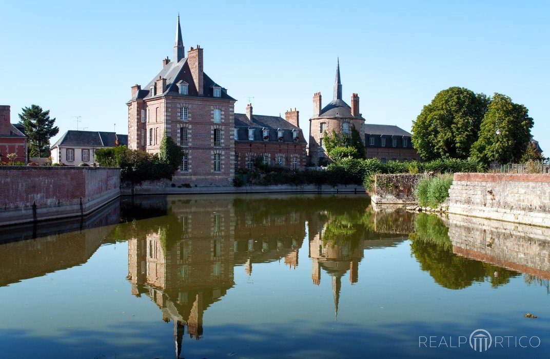 Château de Bellegarde: Wassergraben, Bellegarde